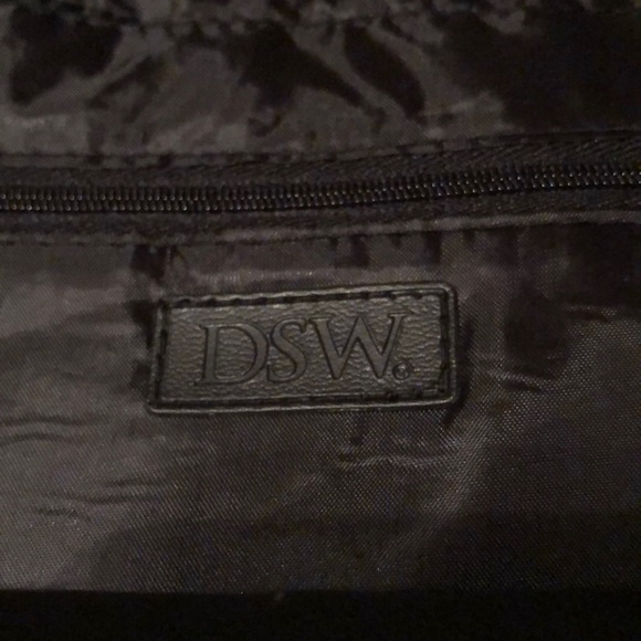 Large Women’s Travel Bag NWT - Picture 2 of 7